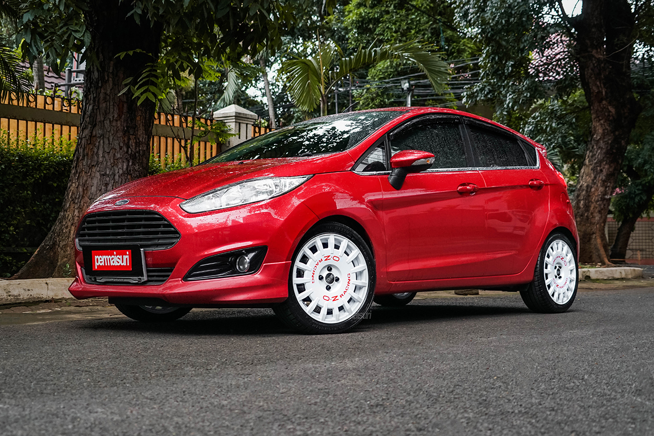 permaisuri-oz-racing-rally-racing-white-17